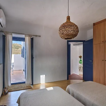 Villa Leticia With Pool With Amazing Sea Views, Paros